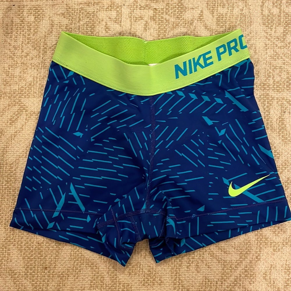 NIKE PRO ATHLETIC SHORTS, SIZE XS - Picture 4 of 11